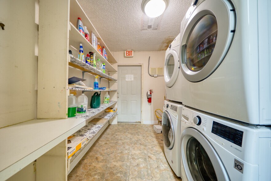 More Photos Of 2805 Center St, Deer Park Storefront Retail Office For Sale