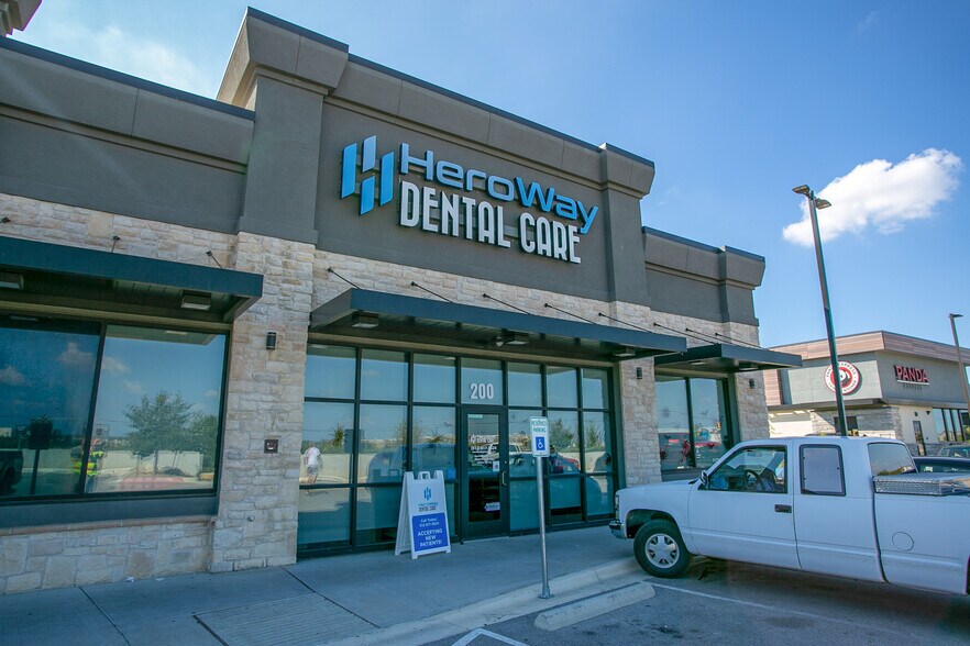 More Photos Of 821 N Highway 183, Leander General Retail For Sale