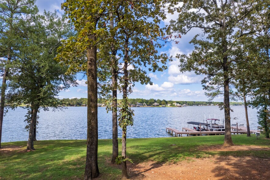 More Photos Of 108 E Barker Creek Dr, Scroggins Specialty For Sale