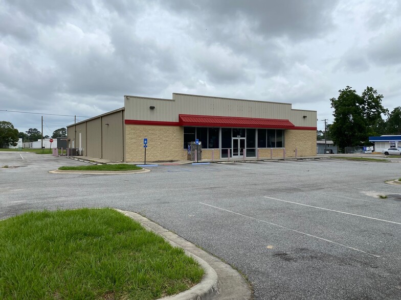 Primary Photo Of 200 E Broad Ave, Doerun Freestanding For Lease