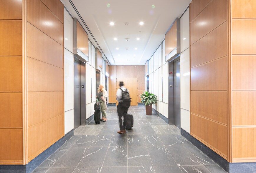 More Photos Of 6700 Tower Cir, Franklin Office For Lease