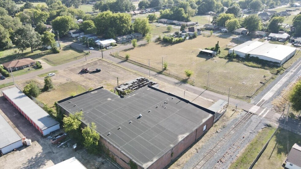 More Photos Of 803 9th St S, Columbus Warehouse For Lease