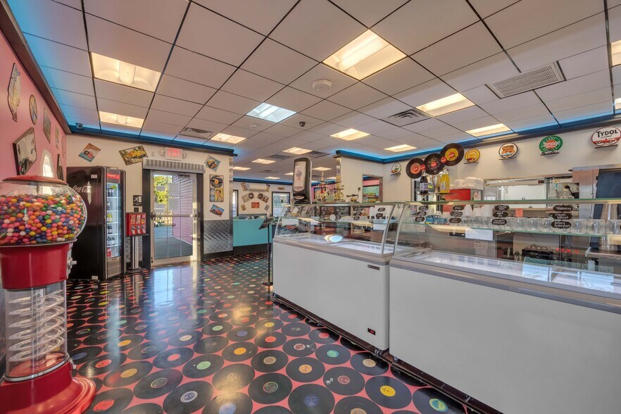 More Photos Of 5684 Sullivan Trl, Nazareth Restaurant For Sale