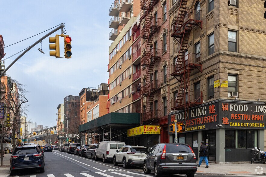 More Photos Of 48 Market St, New York Apartments For Sale
