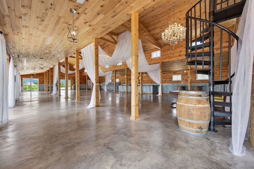 More Photos Of 639 Wagon Wheel Rd, Elk Creek Lodge Meeting Hall For Sale