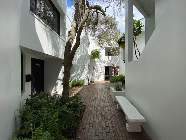 More Photos Of 1266 1st St, Sarasota Medical For Lease