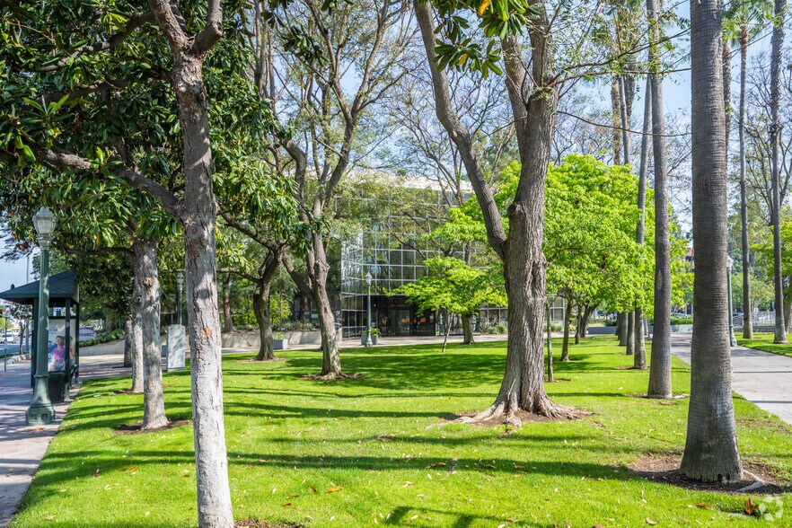 More Photos Of 100 S Anaheim Blvd, Anaheim Office For Lease