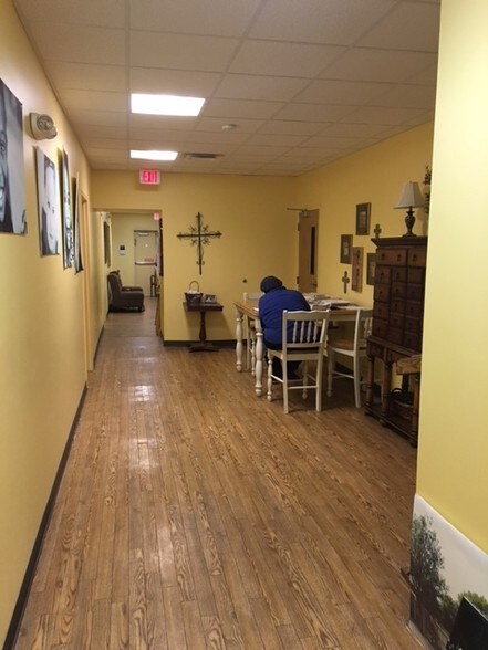 More Photos Of 700-706 E Chestnut St, Louisville Medical For Sale