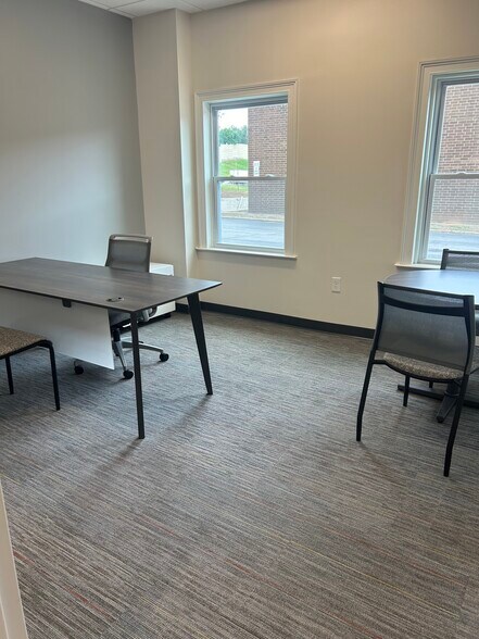 More Photos Of 1900 Leland Dr SE, Marietta Coworking Space