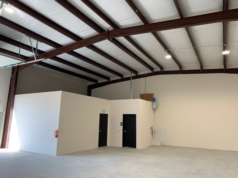 More Photos Of 1409 Lauren Ln, Caldwell Warehouse For Sale