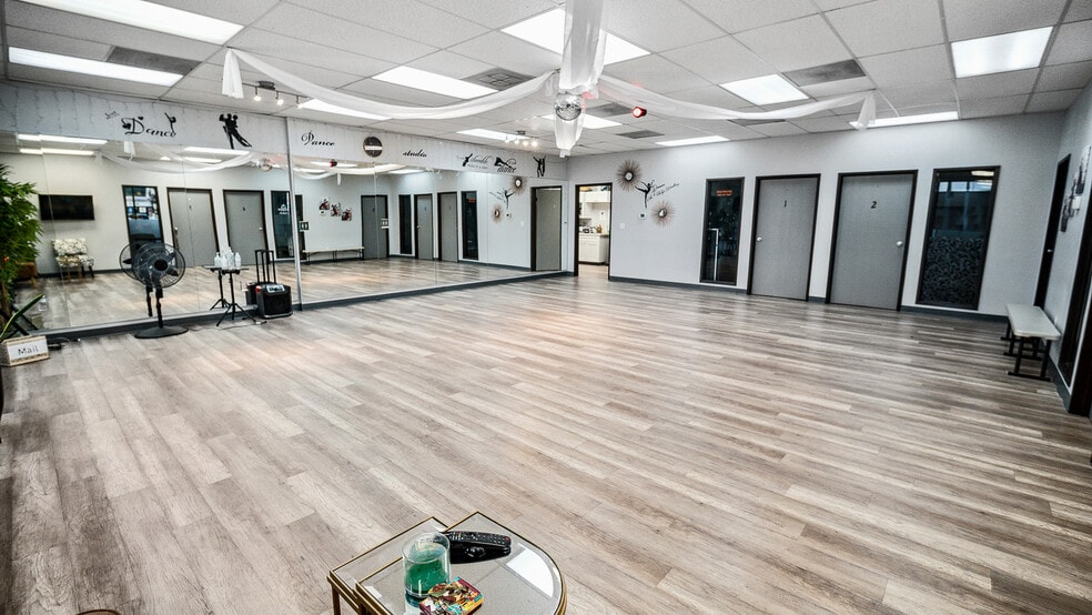 More Photos Of 18331 Gridley Rd, Cerritos Medical For Lease