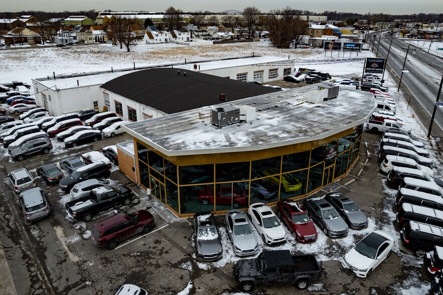 More Photos Of 909 E Route 130, Burlington Auto Dealership For Sale