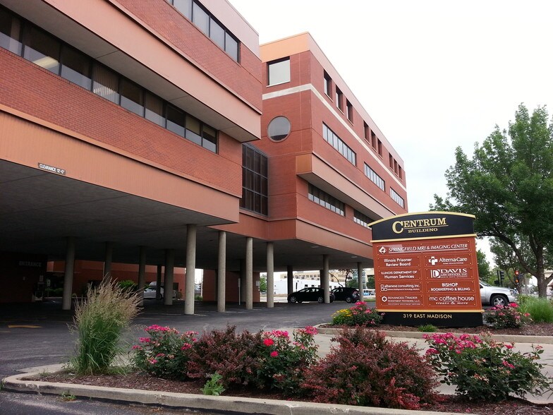 More Photos Of 319 E Madison St, Springfield Medical For Lease