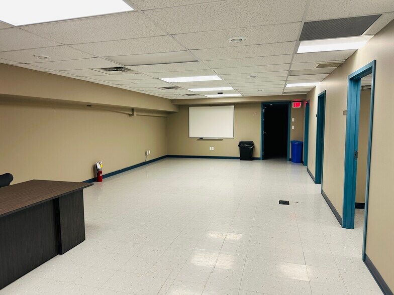 More Photos Of 9601 116 St, Grande Prairie Warehouse For Sale