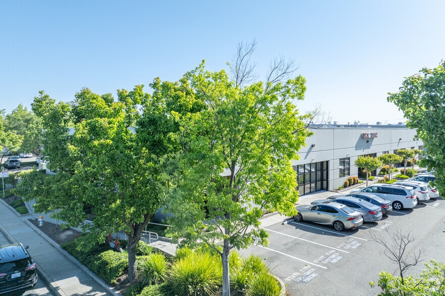 More Photos Of 7273 14th Ave, Sacramento Flex For Lease
