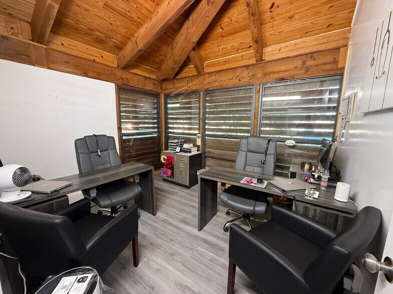 More Photos Of 8200 W Sunrise Blvd, Plantation Office For Sale