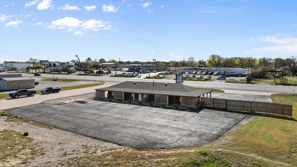 More Photos Of 4400 E Hwy 377, Granbury Office For Sale