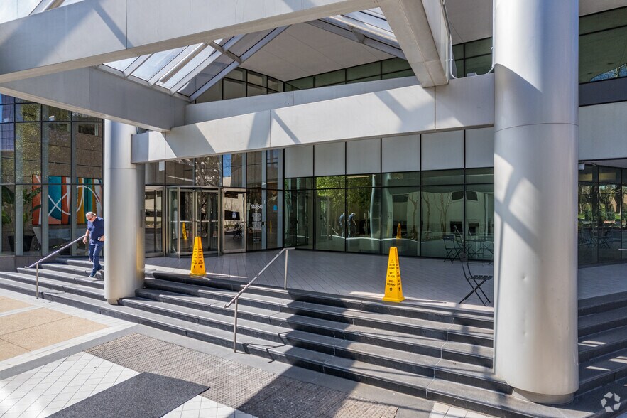 More Photos Of 14850 Quorum Dr, Dallas Office For Lease