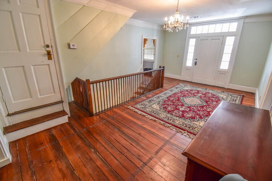 More Photos Of 2606 8th St, Tuscaloosa Office For Sale