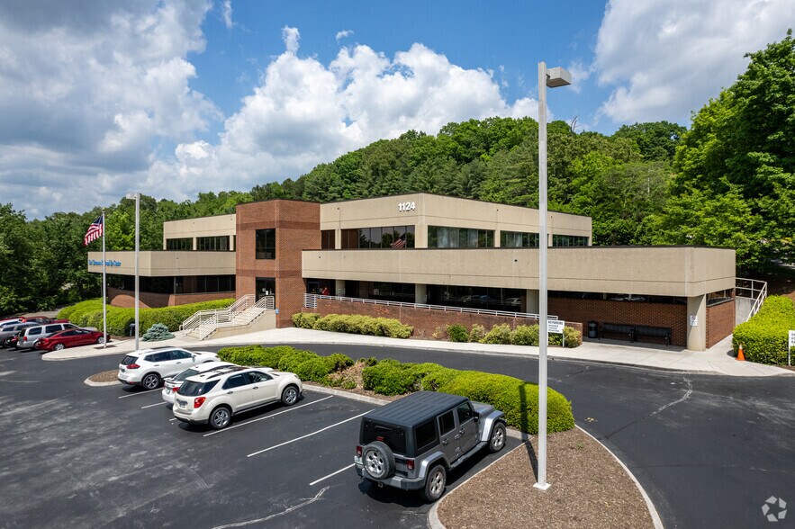Primary Photo Of 1124 E Weisgarber Rd, Knoxville Medical For Lease