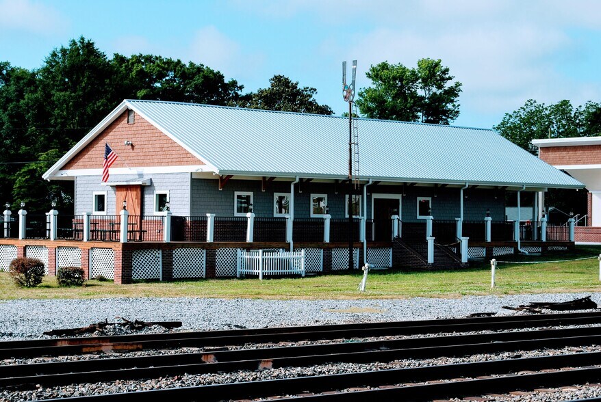 More Photos Of 6003 Main St, Lula Storefront Retail Office For Sale