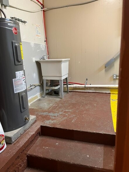 More Photos Of 2475 Houston Ave, Macon Storefront For Lease