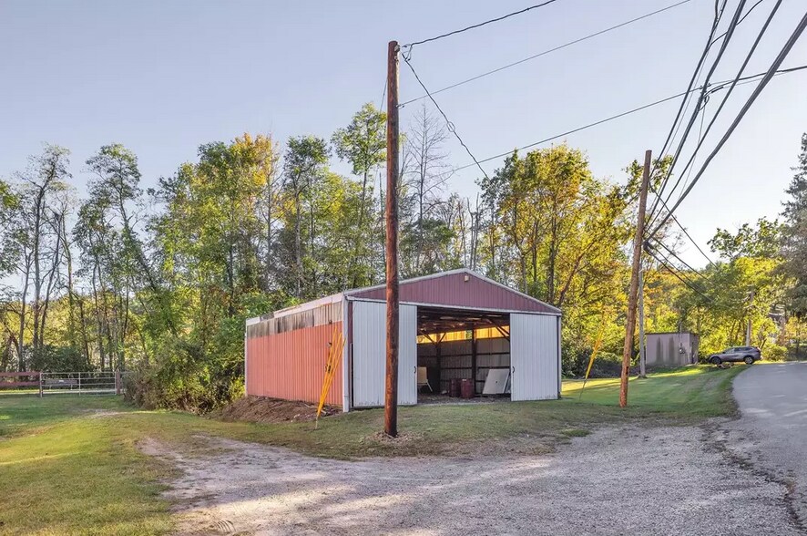 More Photos Of 0 Depot St, Slickville Warehouse For Sale