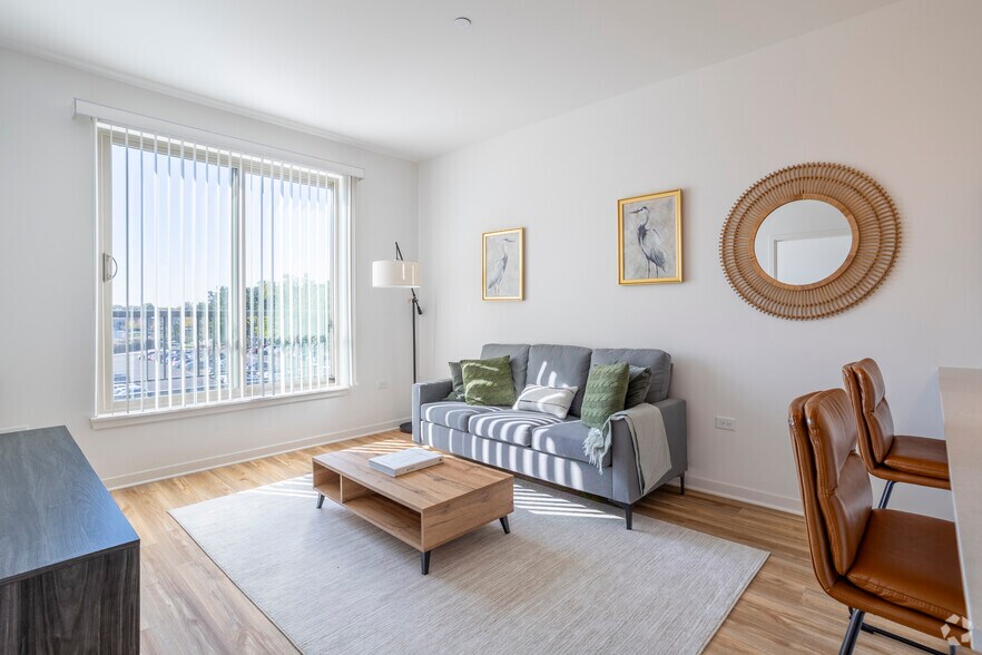 More Photos Of 4800 157th St, Oak Forest Apartments For Lease