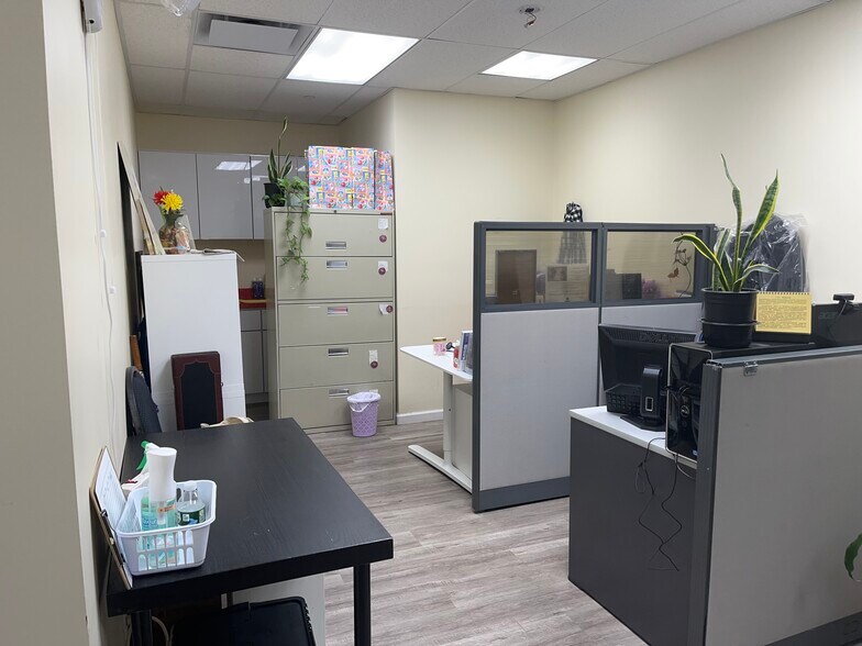 More Photos Of 42-35 Main St, Flushing Apartments For Sale