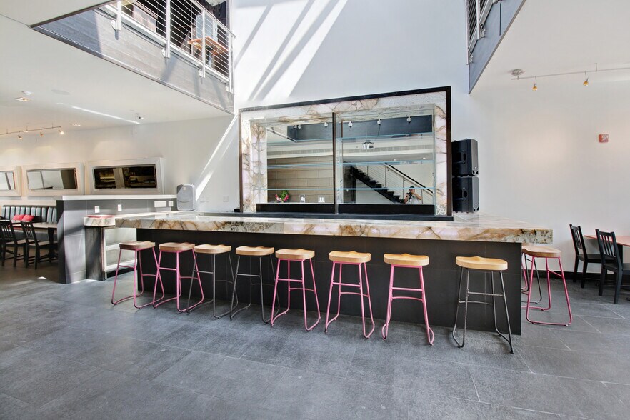 More Photos Of 1542 Washington Ave, Miami Beach Restaurant For Sale