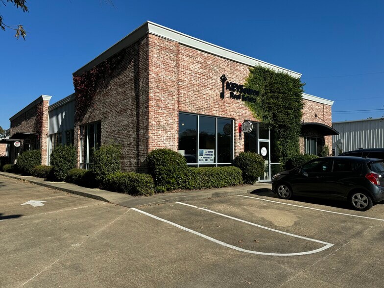 More Photos Of 1091 Old Fannin Rd, Brandon Office For Lease