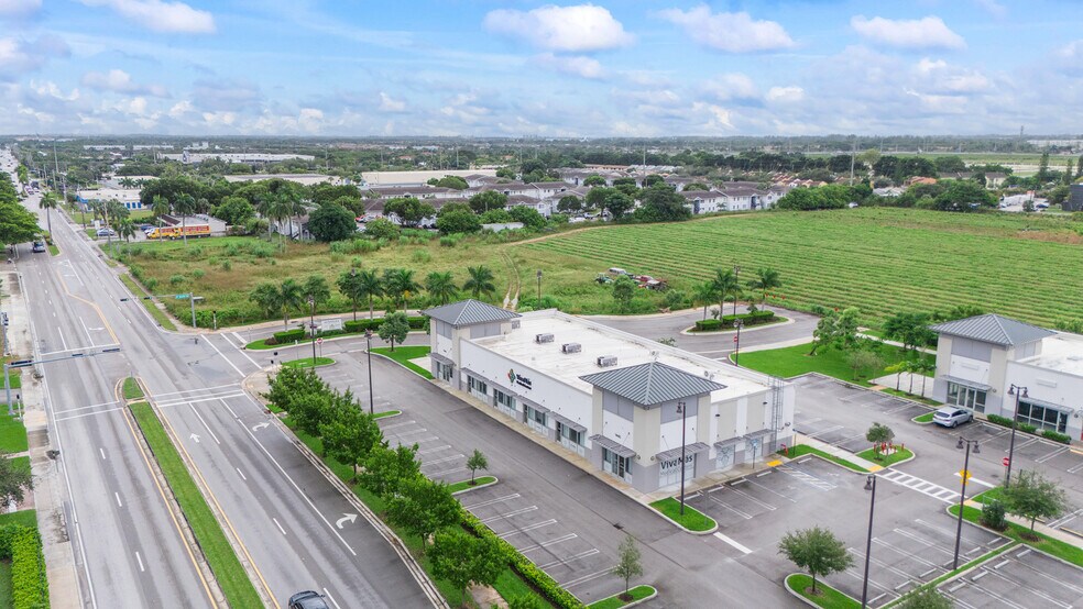 More Photos Of 1400-1420 NE 8th St, Homestead Storefront For Lease