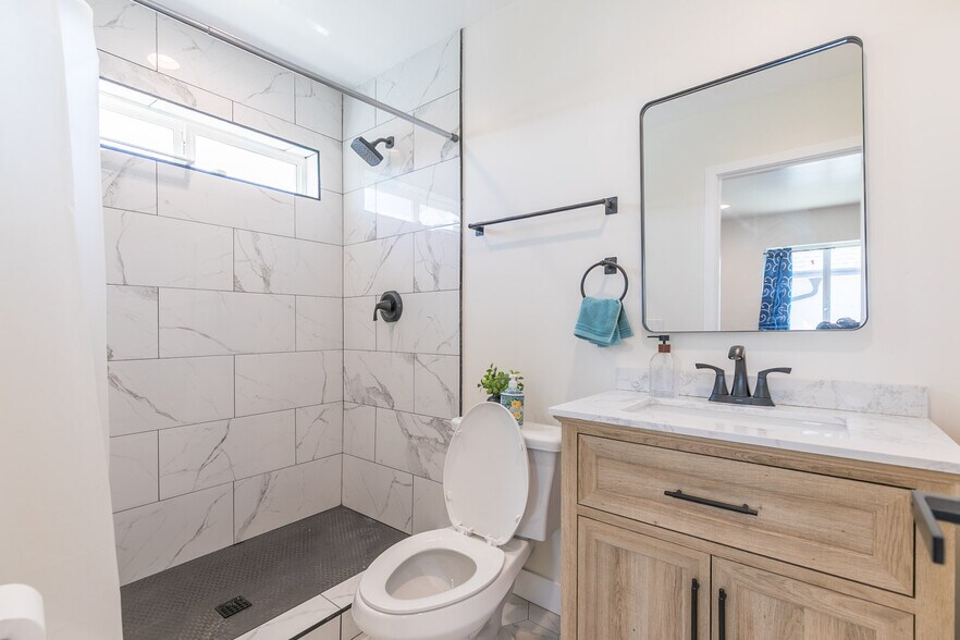 More Photos Of 837 S 47th St, San Diego Apartments For Sale