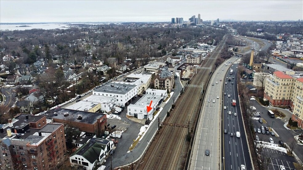 More Photos Of 20 North Ave, Larchmont Warehouse For Lease