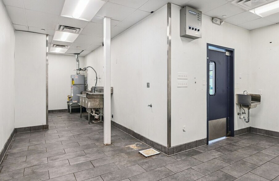 More Photos Of 2222 St Claude Ave, New Orleans Freestanding For Lease