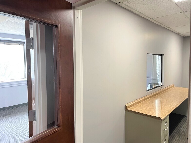 More Photos Of 15 N 3rd St, Newark Loft Creative Space For Lease