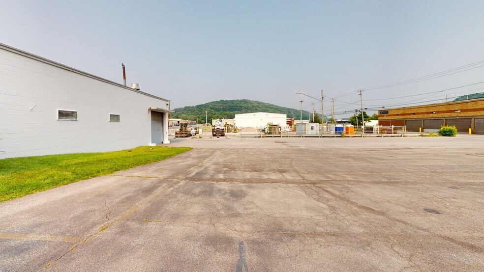 More Photos Of 185 Ainsley Dr, Syracuse Manufacturing For Lease