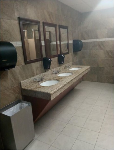 More Photos Of 10801 Johnston Rd, Charlotte Office For Lease