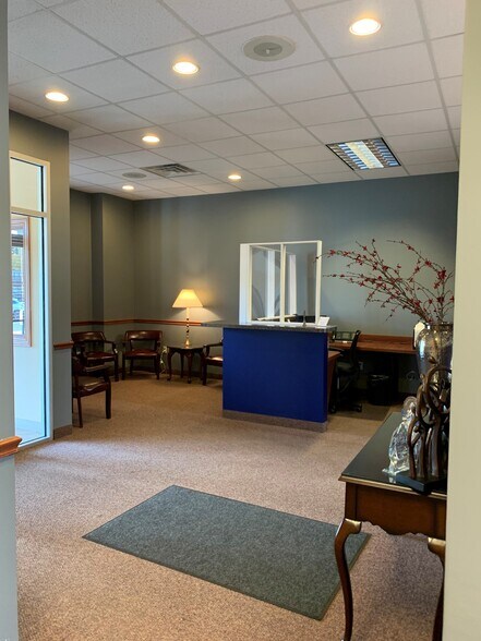 More Photos Of 2754 Front St, Cuyahoga Falls Office For Lease