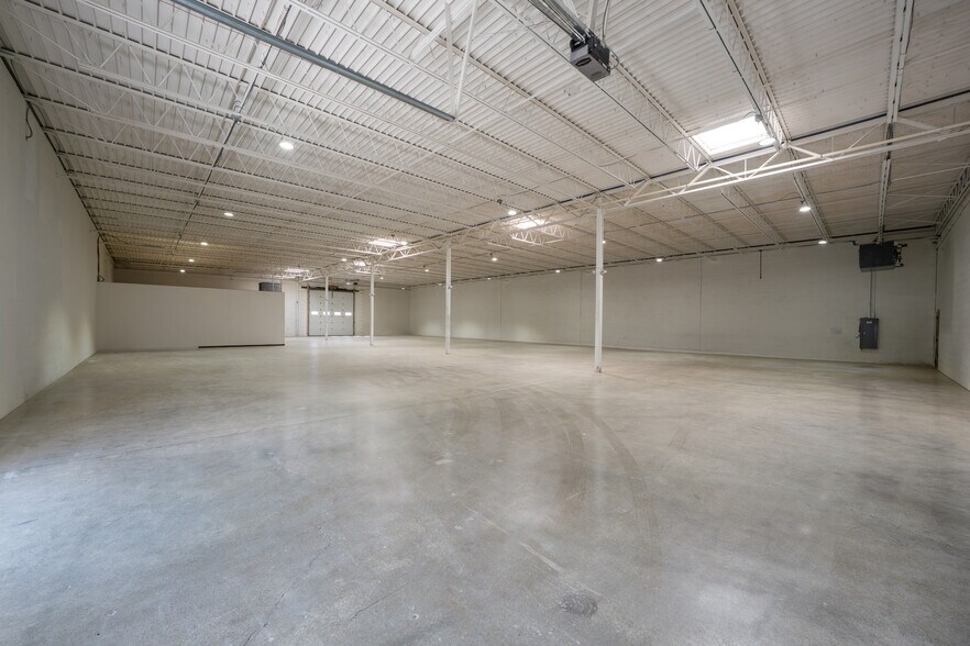 More Photos Of 985 Joyce Ave, Columbus Warehouse For Lease