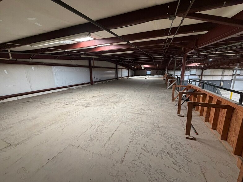 More Photos Of 214 Industrial Park Dr, Soddy-Daisy Manufacturing For Lease