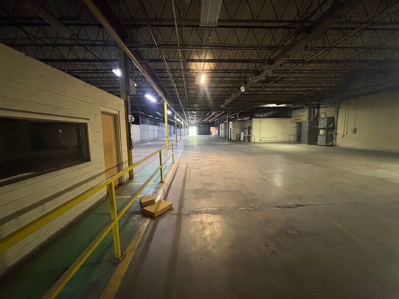 More Photos Of 1040 Higgs Rd, Lewisburg Warehouse For Lease