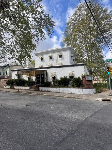 More Photos Of 238 N 53rd St, Philadelphia Funeral Home For Sale
