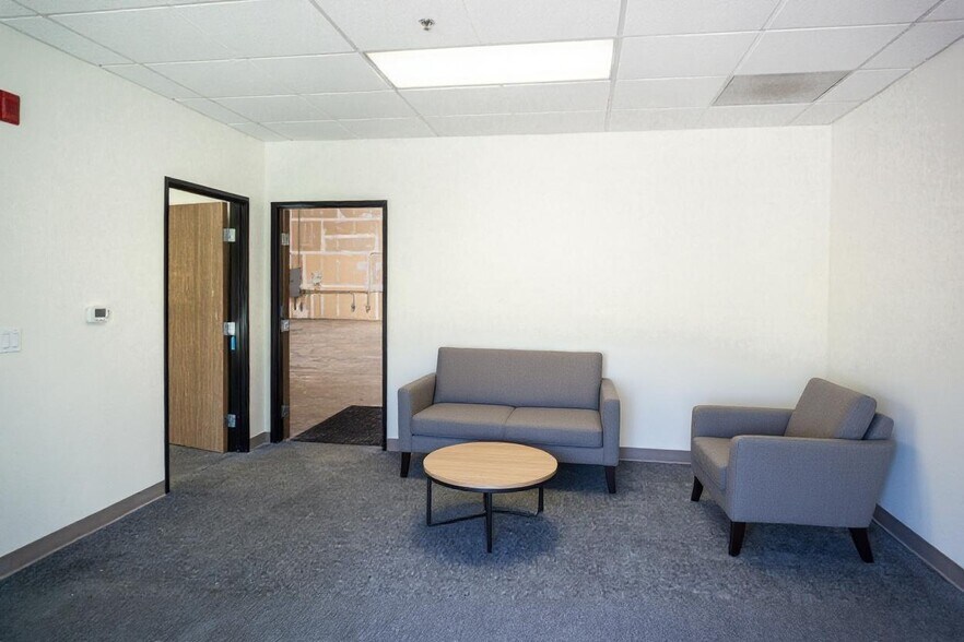 More Photos Of 42095 Zevo Dr, Temecula Warehouse For Sale