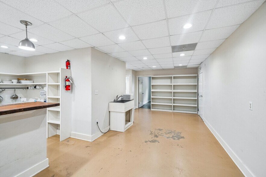More Photos Of 1719 Signal Point Rd, Charleston Self Storage For Sale