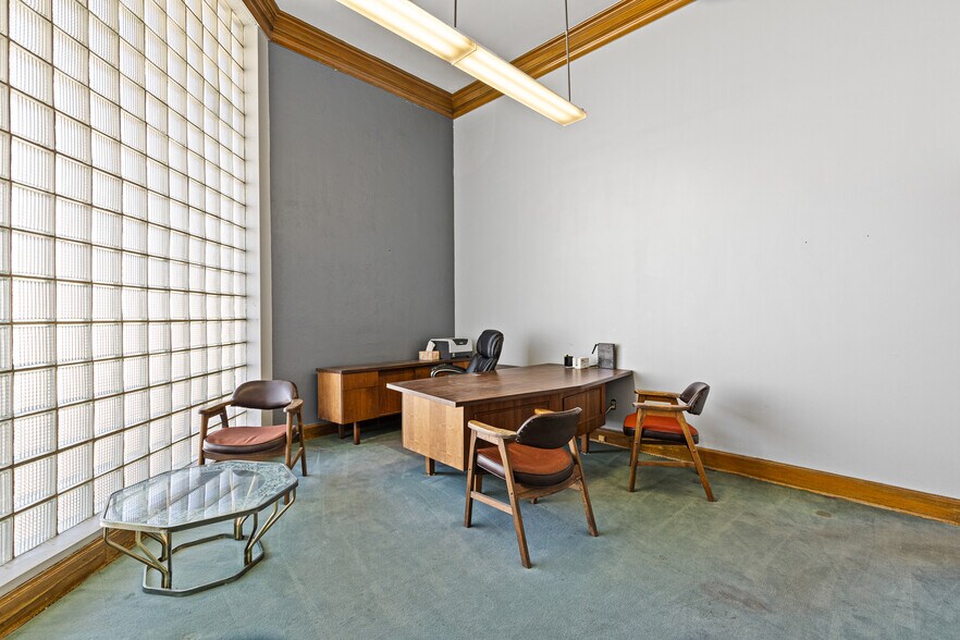 More Photos Of 500 E Main St, Kilgore Office For Lease