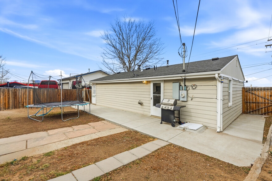 More Photos Of 2940 W 54th Ave, Denver Flex For Sale