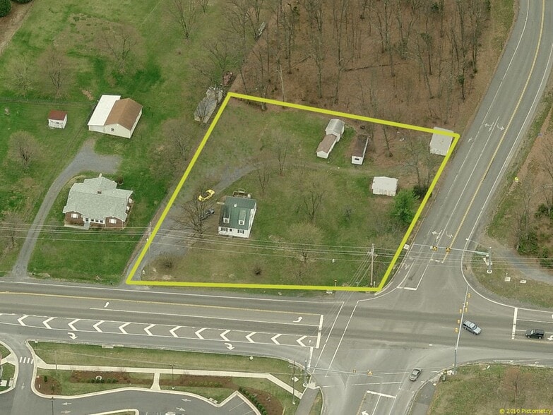 Primary Photo Of 672 Fairfax Pike, Stephens City Land For Sale