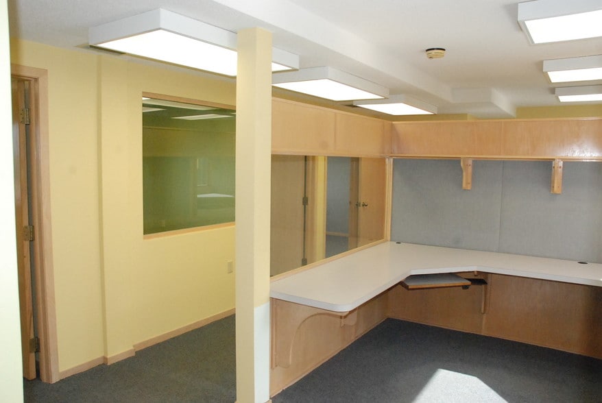 More Photos Of 4620 N US Highway 31 N, Traverse City Office For Lease