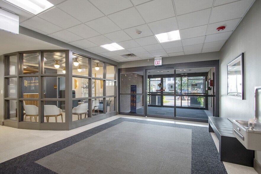 More Photos Of 1945 W Wilson Ave, Chicago Medical For Lease